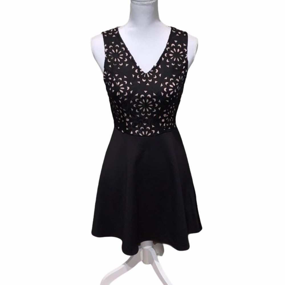 NWT Francesca’s Dress Size Small - Black & Nude